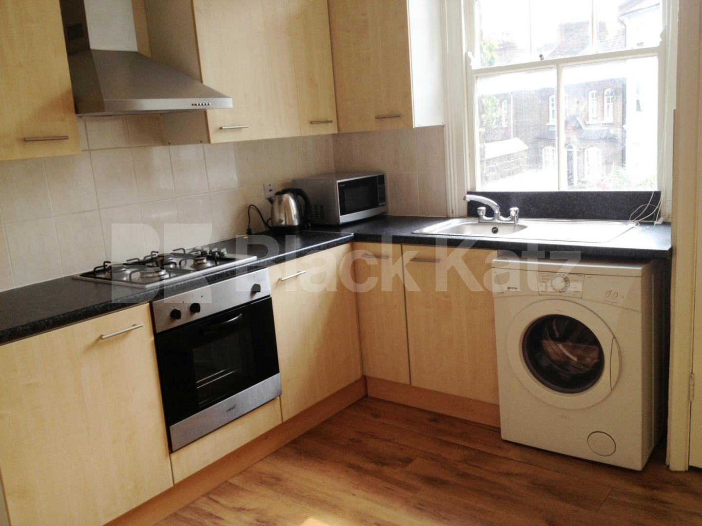 			NEW INSTRUCTION, 3 Bedroom, 1 bath, 1 reception Maisonette			 Silverthorne Road, Battersea Park